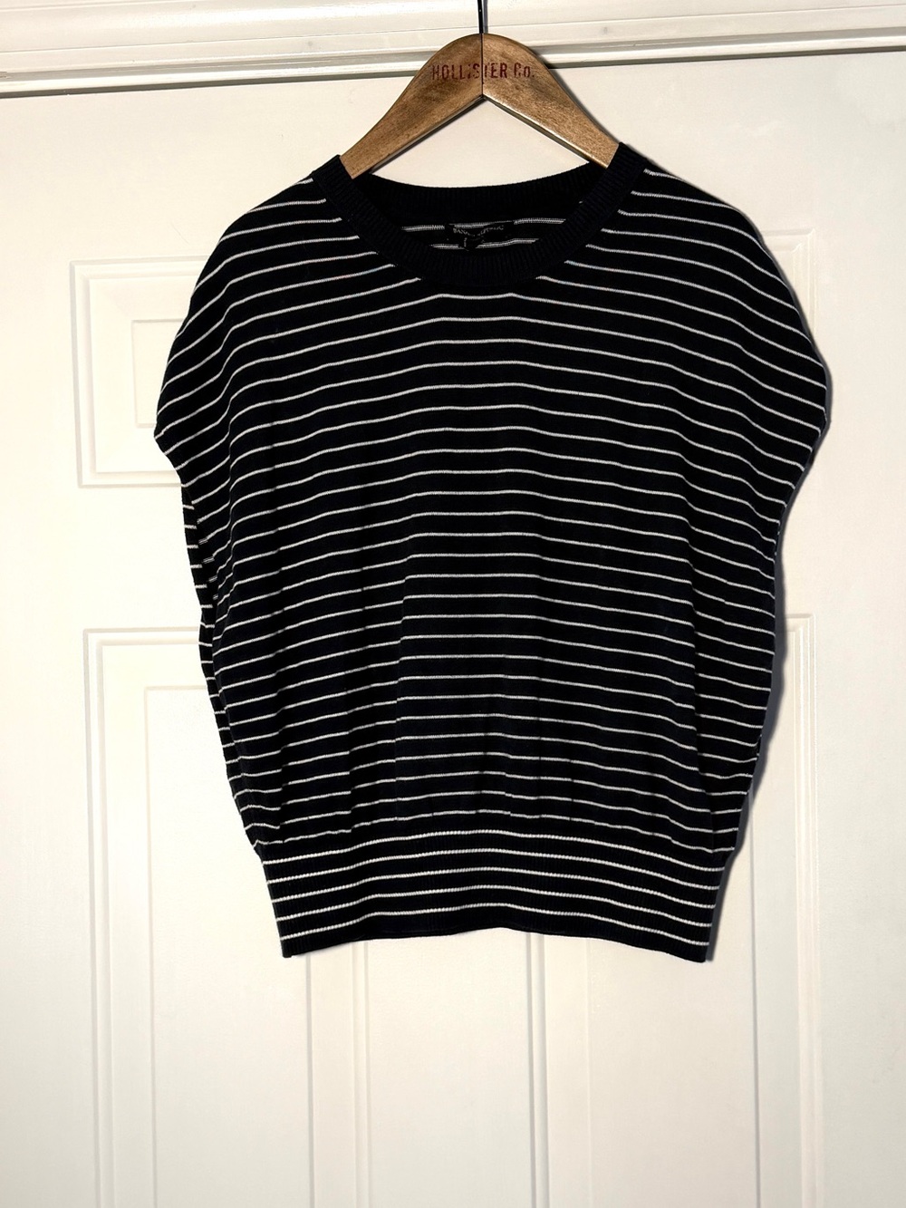Banana Republic Striped Black and White Women's Sleeveless Cotton Sweater. Sz S